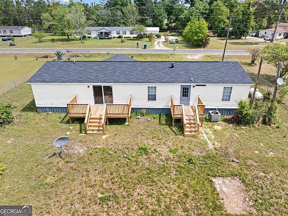 3rd image of 802 Allen Dr