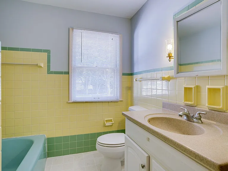 2110 Boudreau Dr — Photo 11