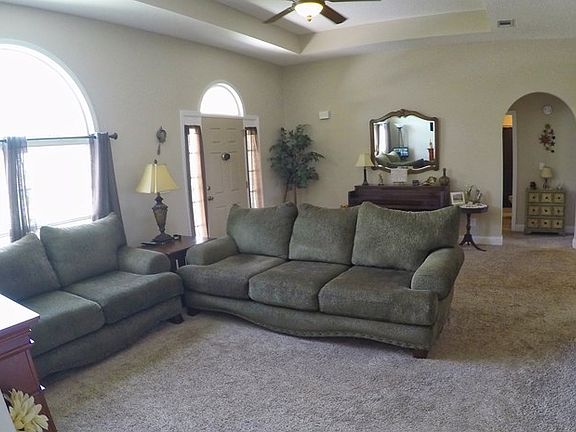 3rd image of 211 S Beckingham Dr