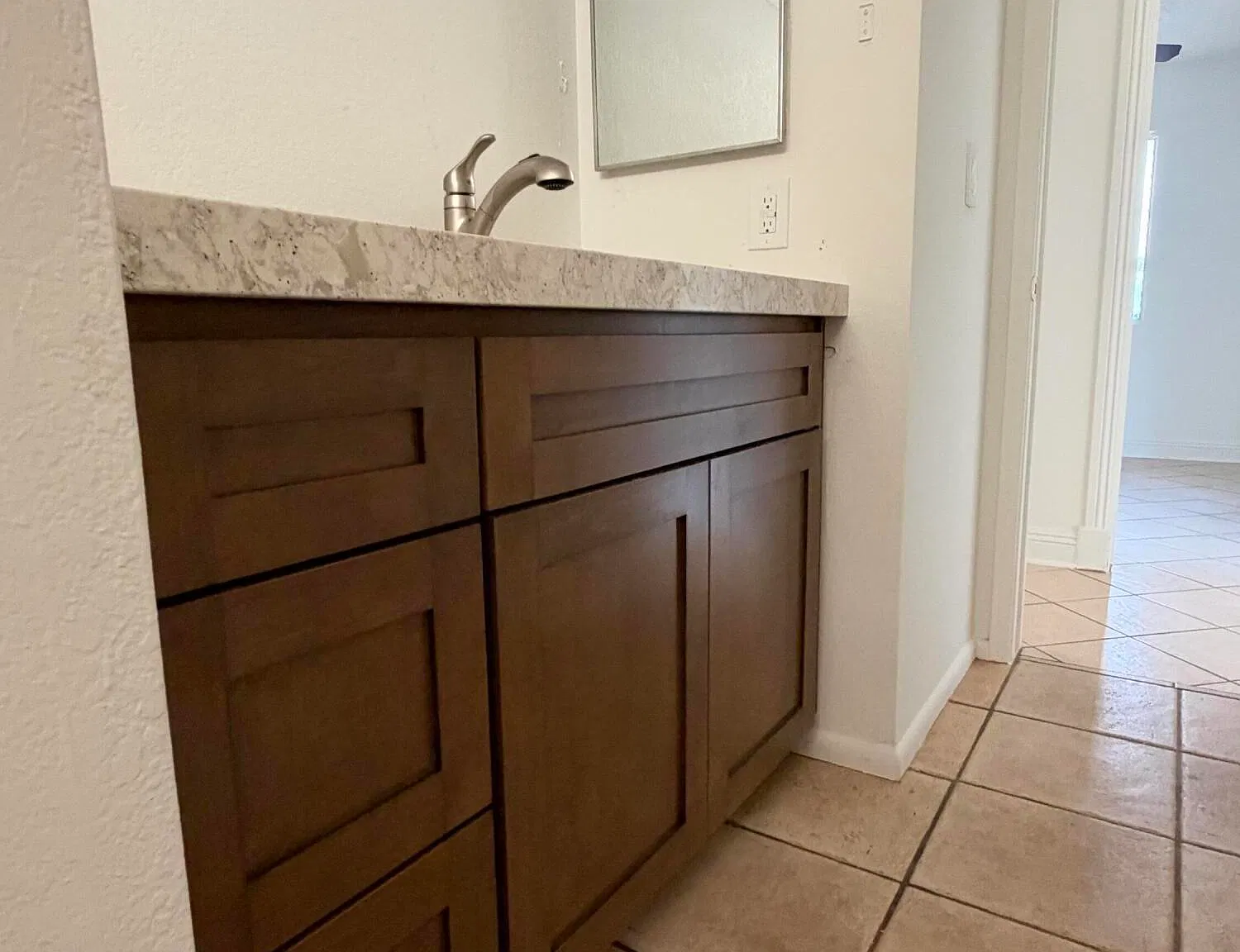 3 bed, 2.0 bath, 1100 sqft, $1,475 — Photo 4