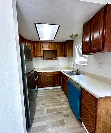 4th image of 18323 Burin Ave