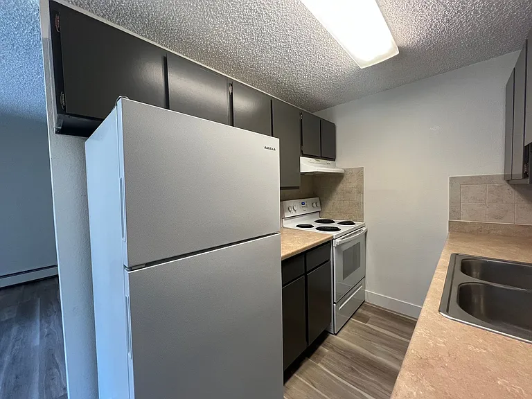 10th Street Square Apartments — Photo 22