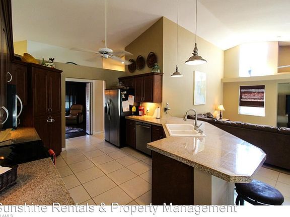 4th image of 2319 SW 54th St