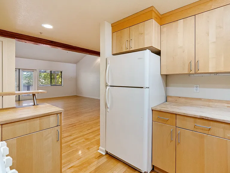 2074-2078 Parker Street - Residential — Photo 13