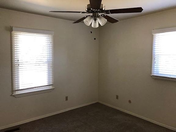 5th image of 3015 Luxembourg Ave