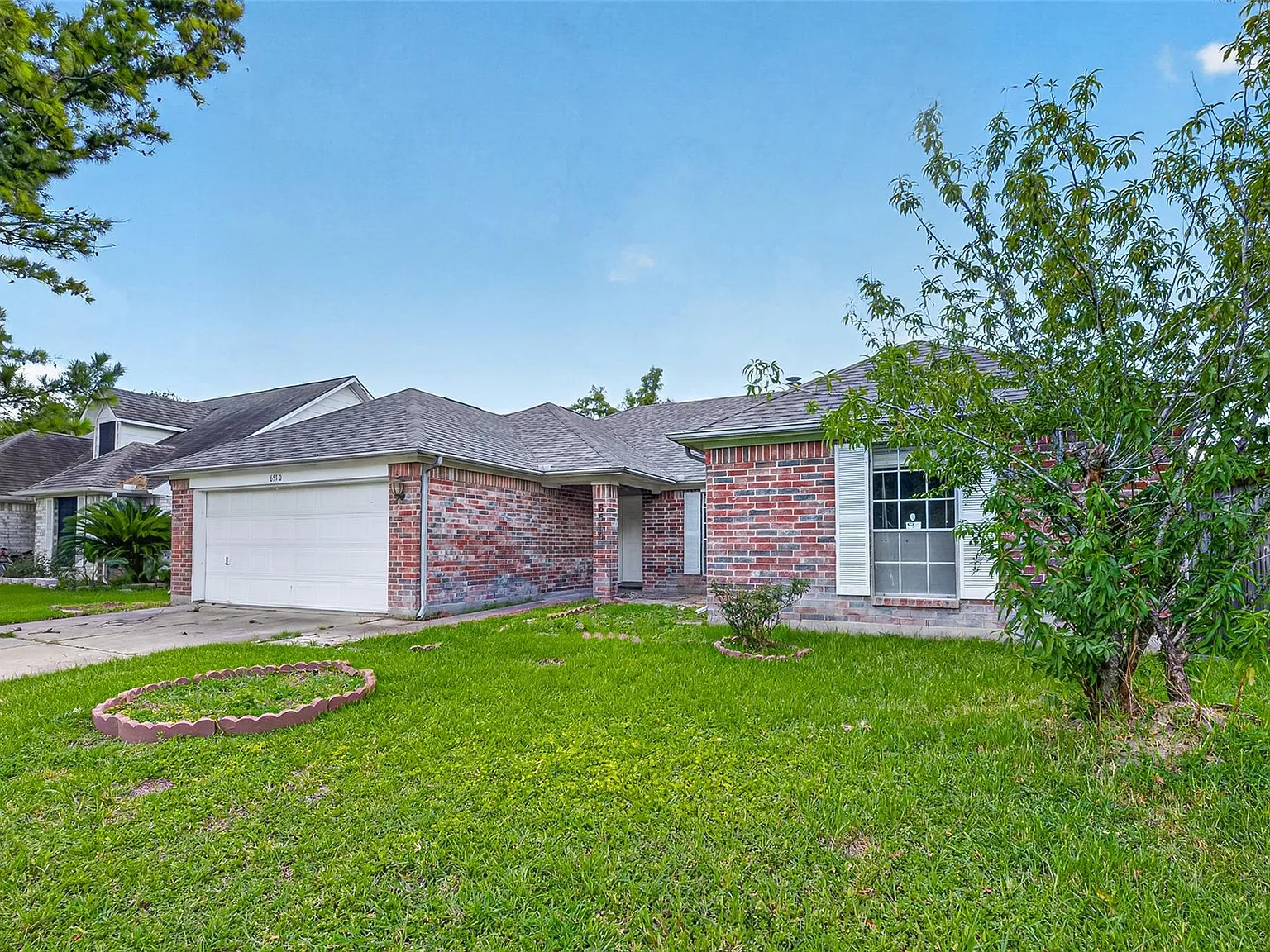 3 bed, 2.0 bath, 1721 sqft, $1,900 — Photo 3