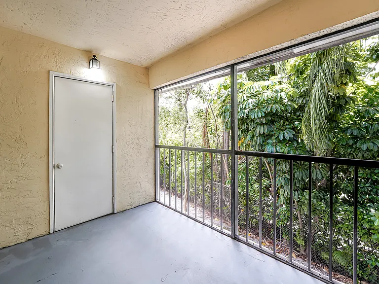 Oakwood Apartments — Photo 17