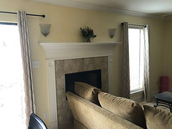2nd image of 121 10th St
