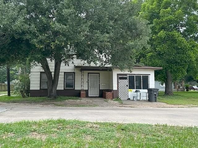 1st image of 2208 Live Oak Ave