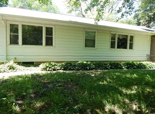 27375 W Nippersink Rd, Ingleside, IL 60041