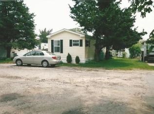 7 First Ave, Pocasset, MA 02559