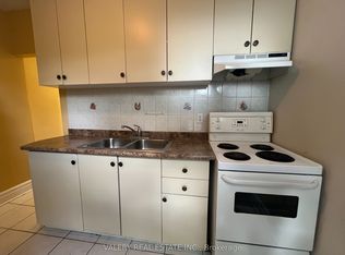 1113 Davenport Rd #1, Toronto, ON M6G2C3