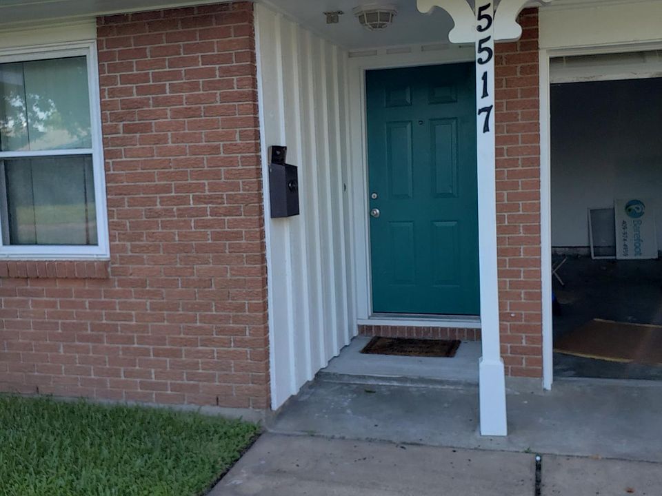 front door, 2 car garage
