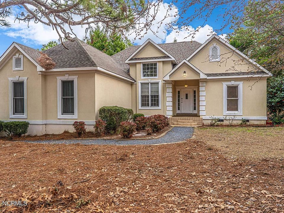 1st image of 113 Sandspur Ln
