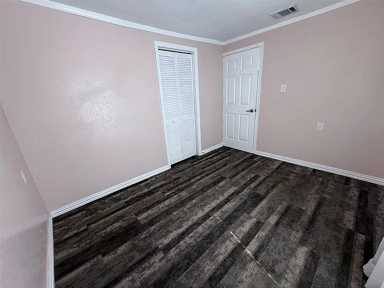 13809 Hershe St #B — Photo 7