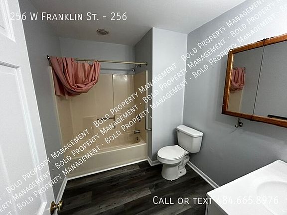 3rd image of 256 W Franklin St #256