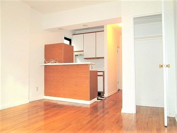 3rd image of 358 E 51st St APT 3a