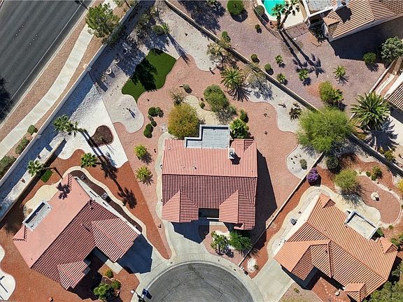 2nd image of 2405 Burke Ct