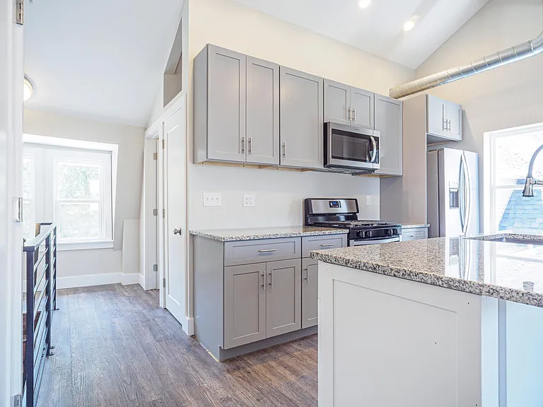 207 Ford St #2 — Photo 15