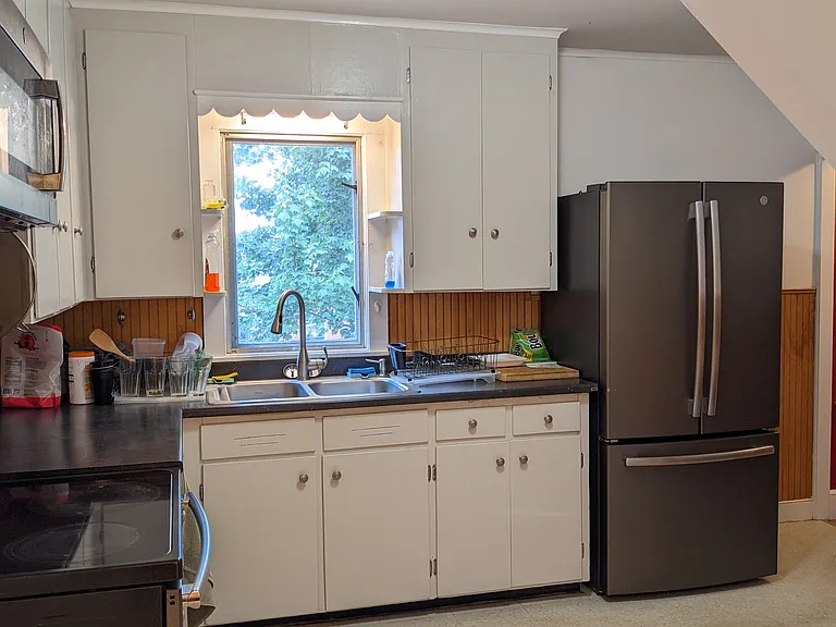 22 Edwards Sq — Photo 8