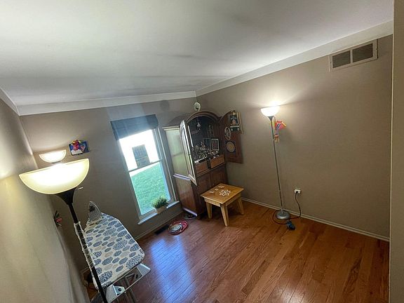 4th image of 39613 Village Wood Ln #5
