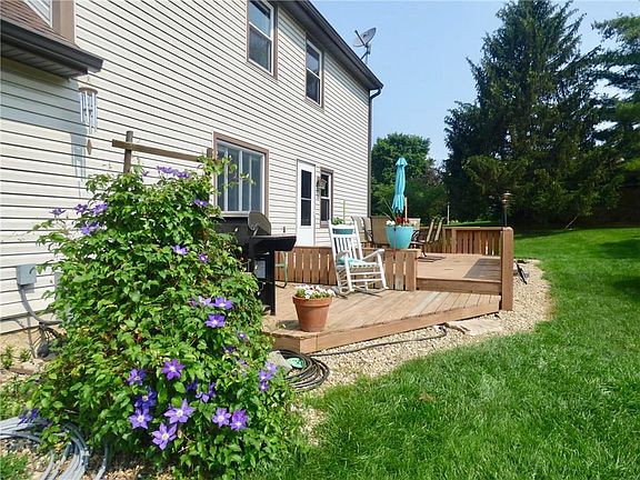 4th image of 5995 Oak Hill Dr W