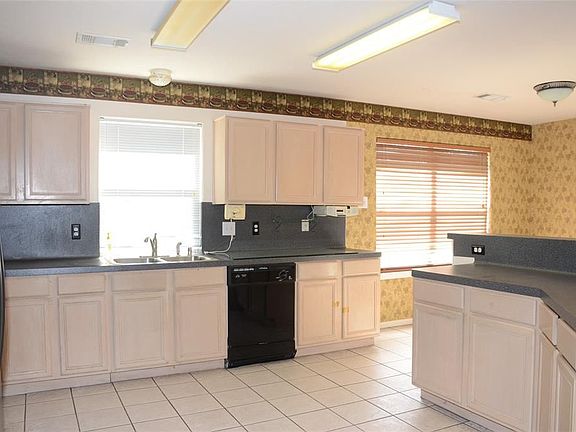4th image of 6903 Kettle Mar Dr