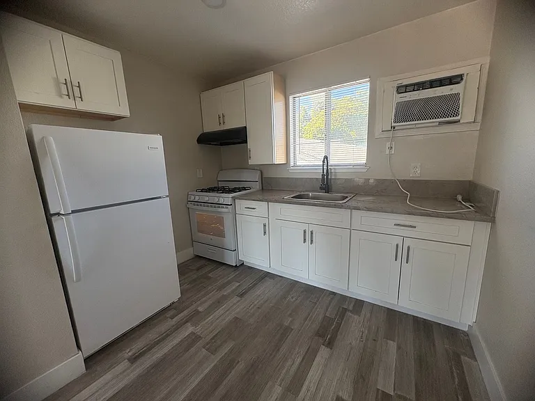 668 Cooper Ave — Photo 10