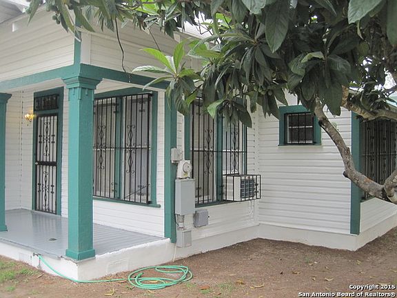 2nd image of 304 N Navidad St