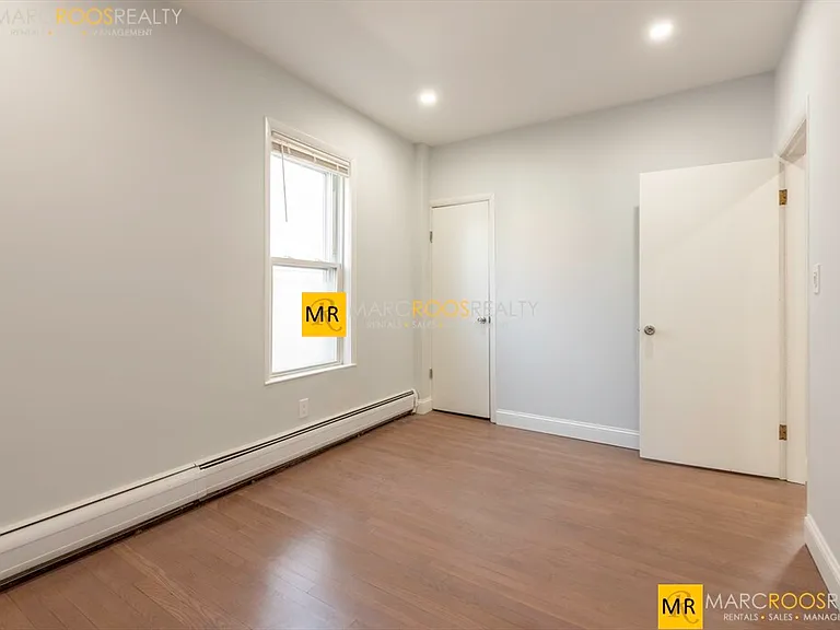 106 Byron St #1 — Photo 7