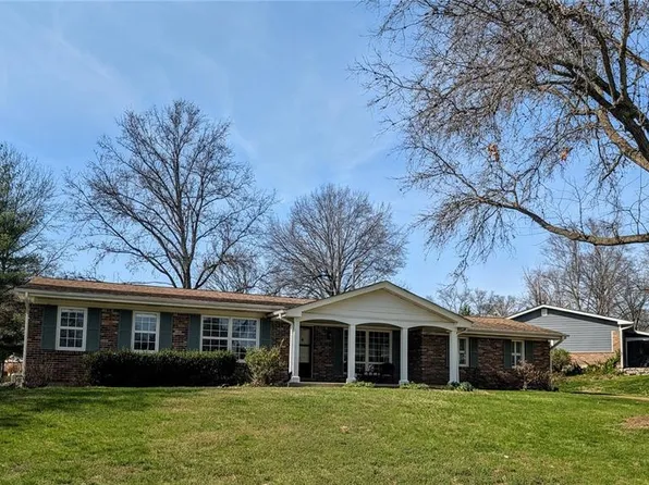 323 Chipley Cir, Ballwin, MO 63011