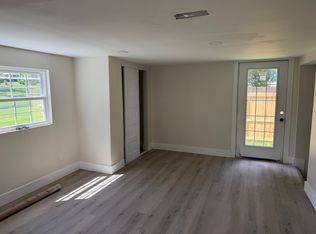 115 S 4th St #B, Jeffersonville, IN 47130