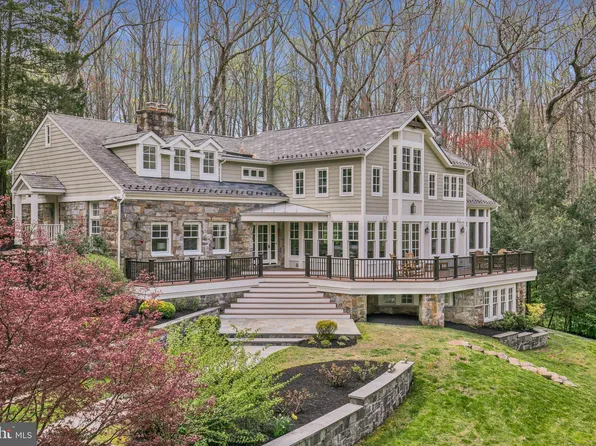 910 Peacock Station Rd, Mc Lean, VA 22102