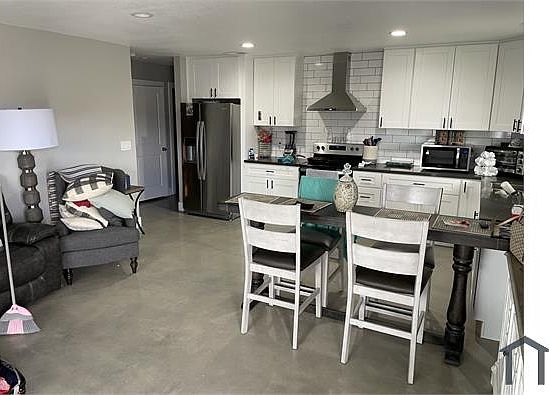 2nd image of 8527 Parkbrook Ln