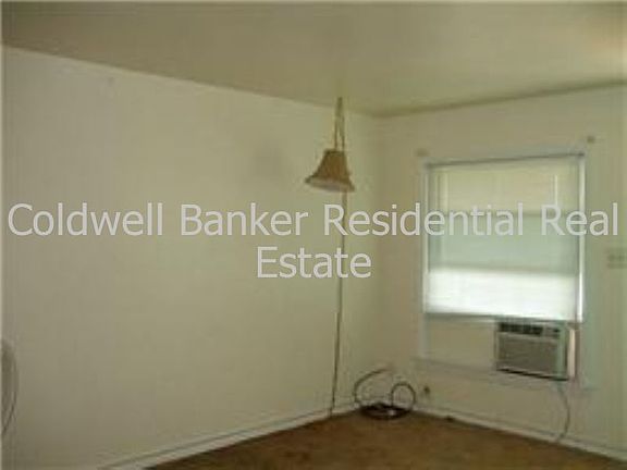 3rd image of 5910 Lovell Ave