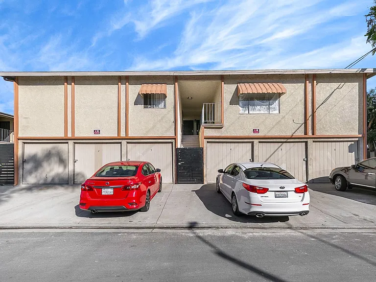 4500 N Lakewood Blvd — Photo 25