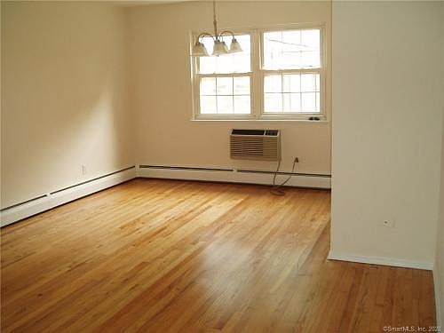 5th image of 151 Courtland Ave APT 4H