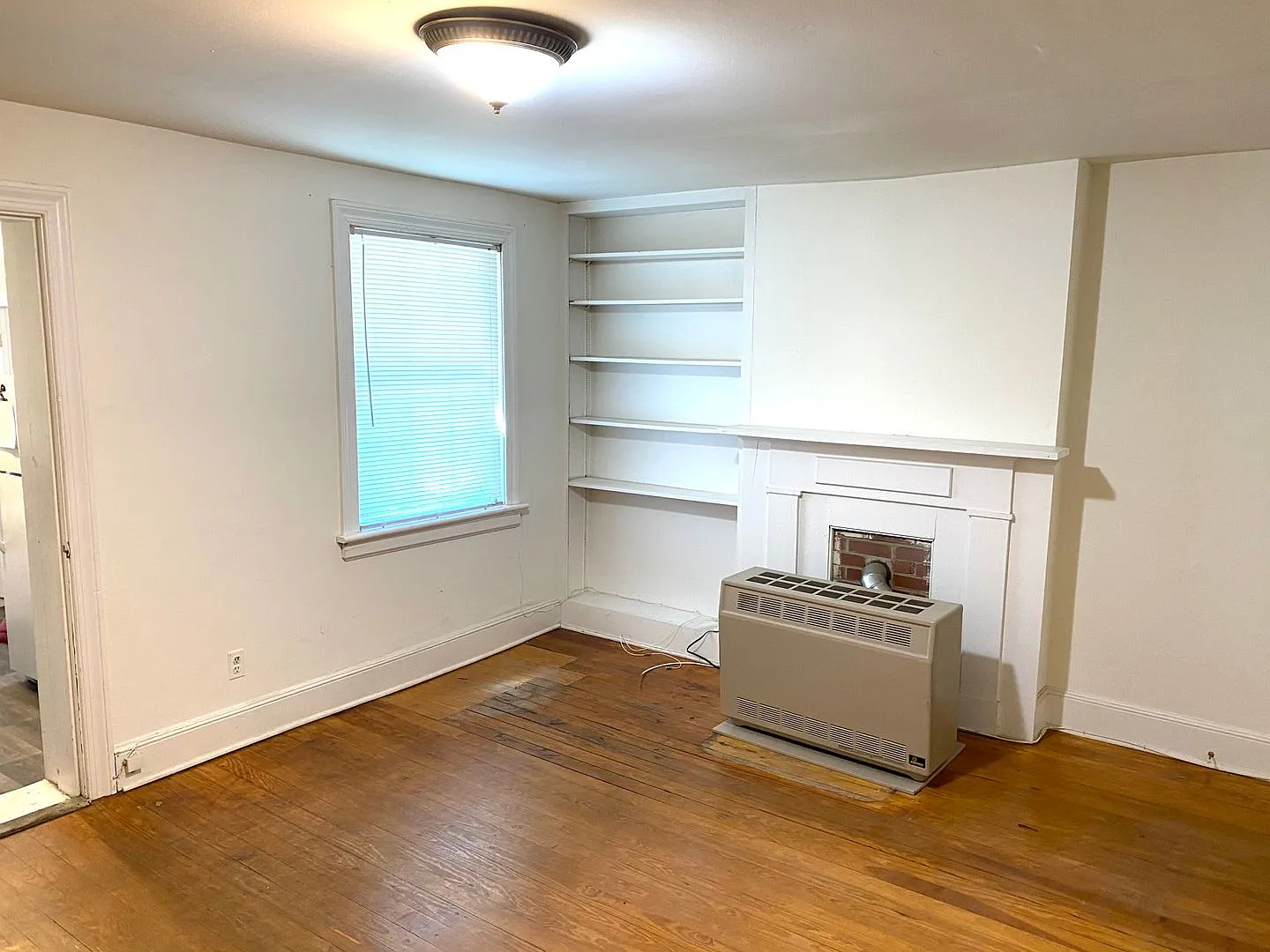 1019 W Leigh St — Photo 3