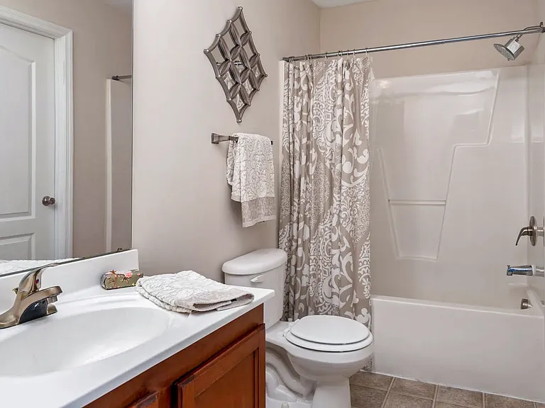 Madison Heights Luxury Apartments — Photo 38