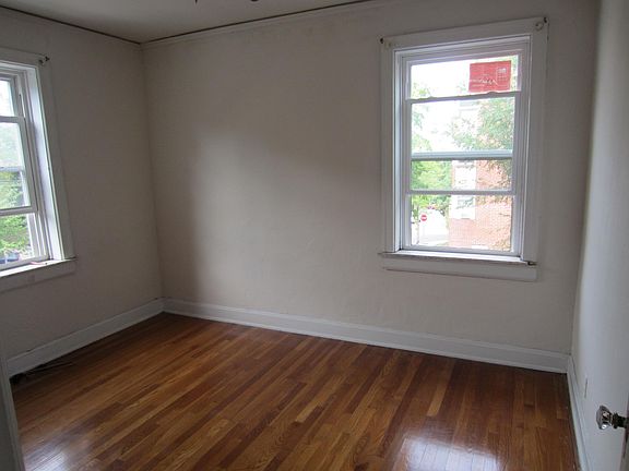 2nd image of 2805 Stratford Ave