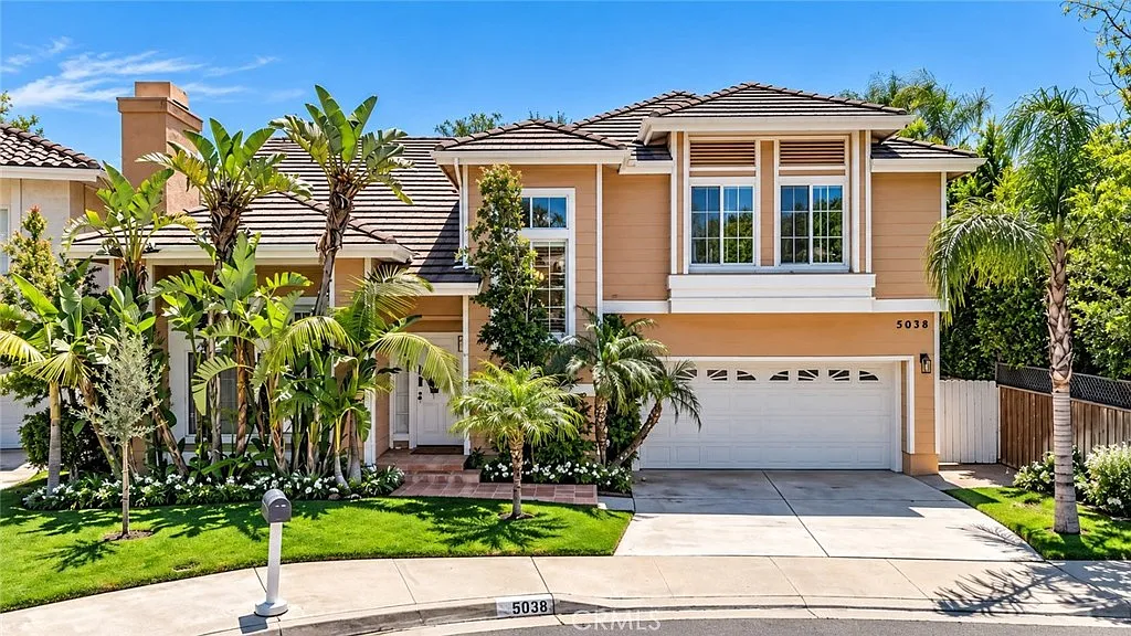 4 bed, 3.5 bath, 2382 sqft, $6,750 — Photo 1