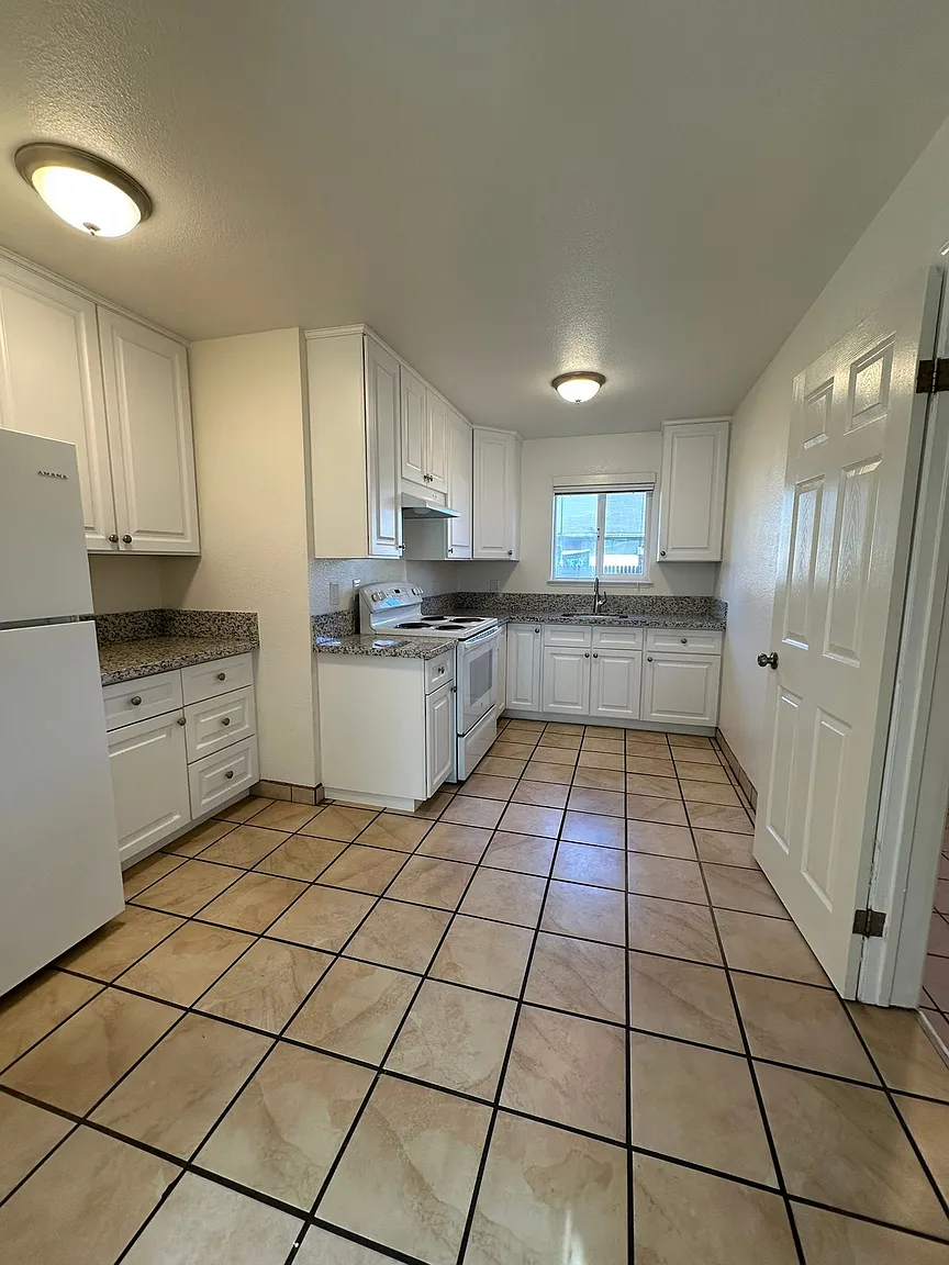 547-599 Johnston St #583 photo 1