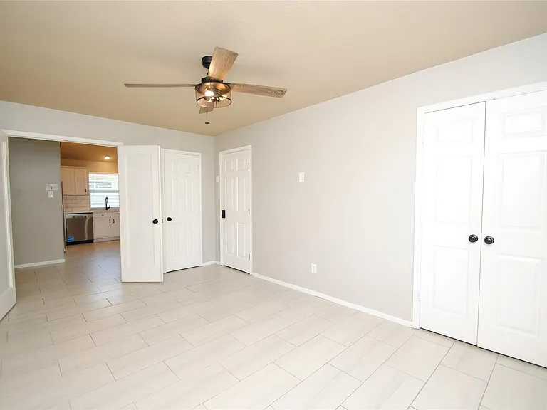5910 Sugar Field Ln — Photo 17