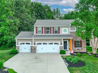 9243 Forest Lake Trl, Olmsted Township, OH 44138