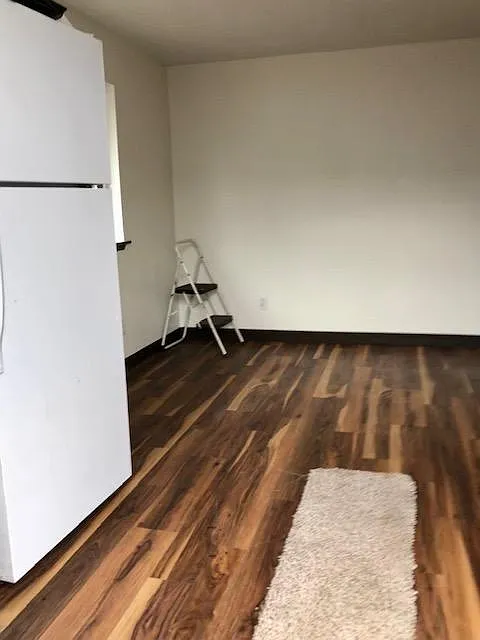 Entrance/Kitchen