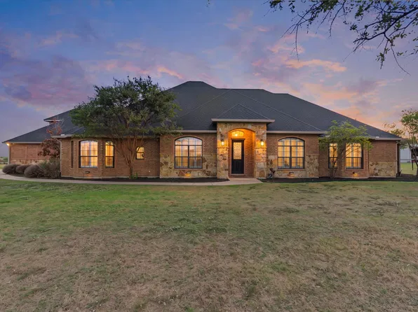 6205 High Meadows Dr, Krum, TX 76249
