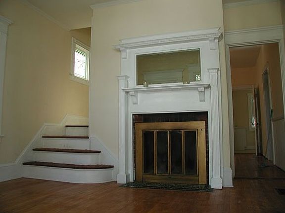 Sitting Room w/Fireplace