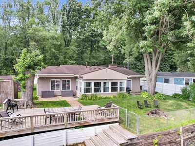1890 Darwin Rd, Pinckney, MI, 48169