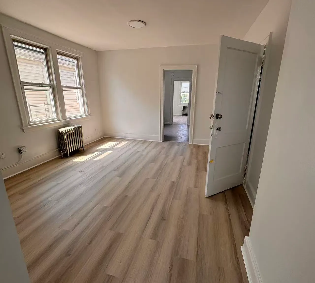 4 bed, 960 sqft, $2,800 — Photo 3