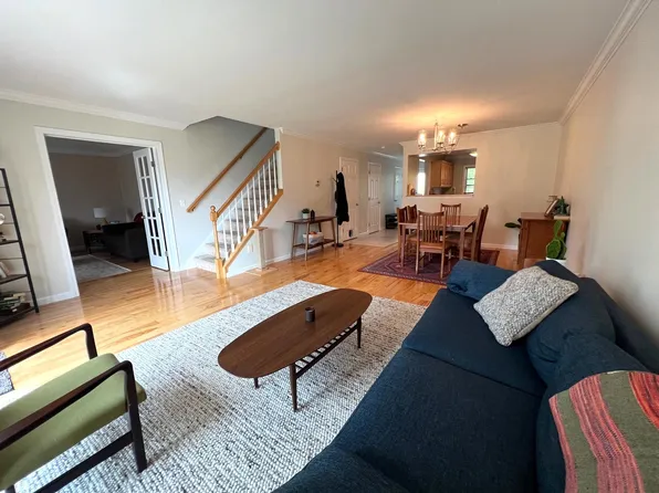 108 Catkin Dr, South Burlington, VT 05403